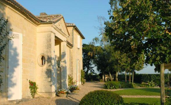 Chateau Belles Graves Bed & Breakfast Pomérols Dış mekan fotoğraf