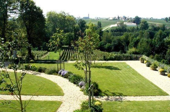Chateau Belles Graves Bed & Breakfast Pomérols Dış mekan fotoğraf